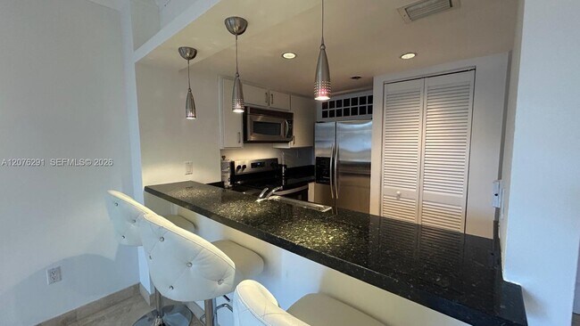 Foto del edificio - 540 Brickell Key Dr