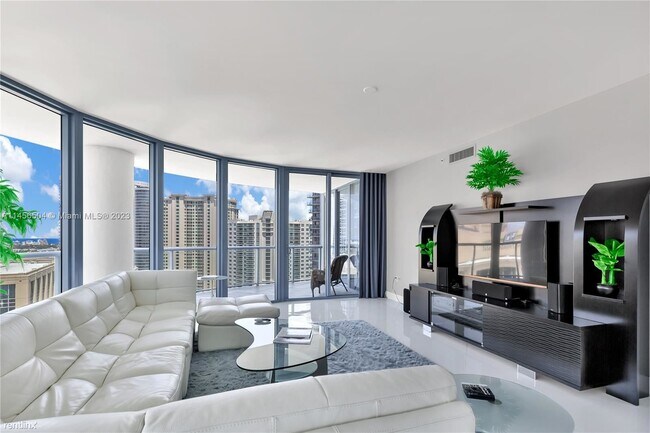 Foto del edificio - 3 br, 3.5 bath Condo - 333 Las Olas Way Ap...