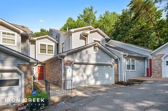 Building Photo - 8 Briar Knoll Ct