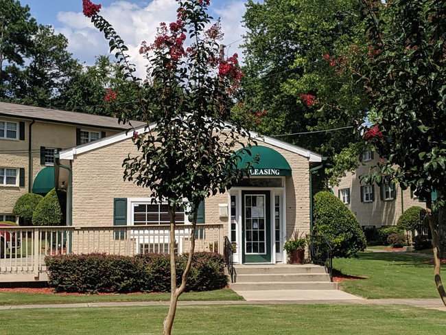 Foto del edificio - Dodson Courtyard Apartments