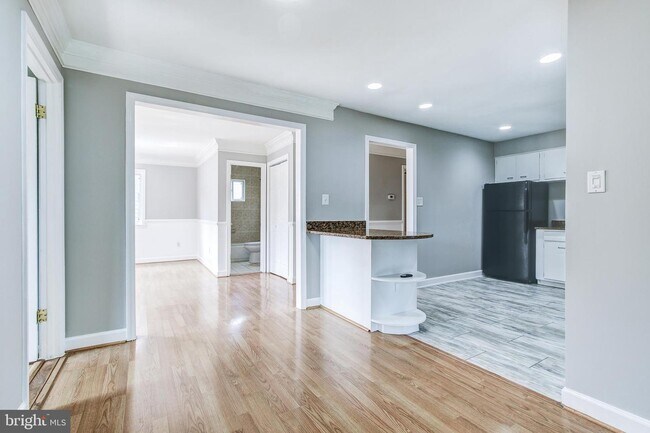 Building Photo - 1105 S Greenthorn Ave