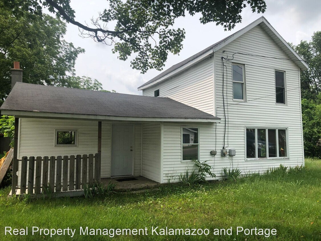 Primary Photo - 3 br, 1 bath House - 704 White Oak