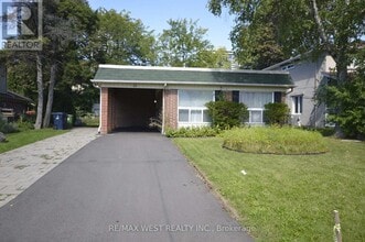 Building Photo - 32 Axsmith Crescent