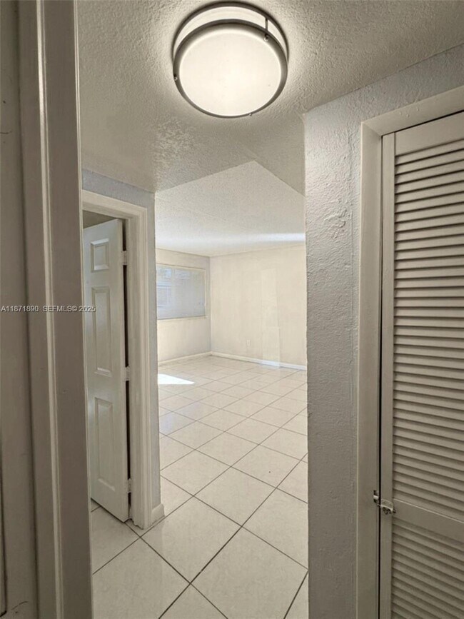 Foto del edificio - 3737 NW 20th Ave