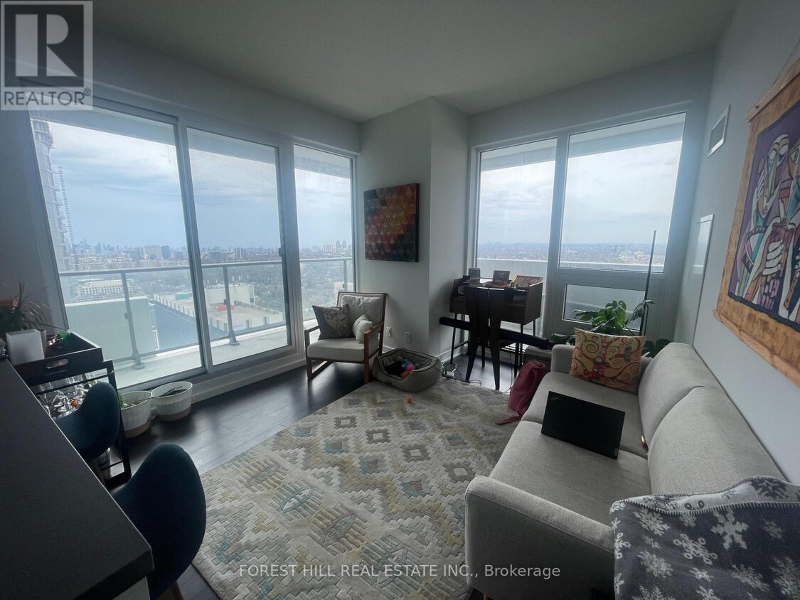 Primary Photo - 2221-2221 Yonge St