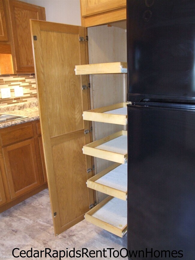 Building Photo - 4 br, 1.5 bath House - RENT TO OWN Now $14...
