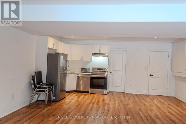 Photo du bâtiment - 7171 Lionshead Ave