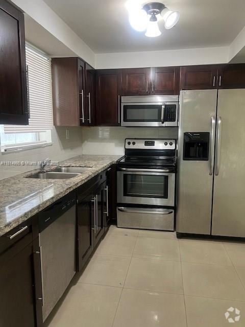 Building Photo - 9351 Fontainebleau Blvd