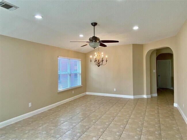 Foto del edificio - 3343 Legends Creek Dr