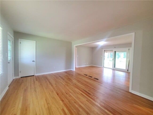 Building Photo - 3263 Doyle Ln SW