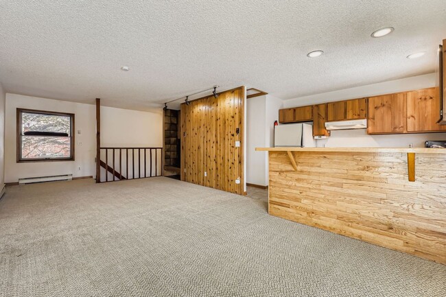 Building Photo - 345 N Chipmunk Cir