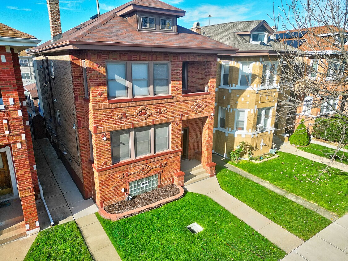 Primary Photo - 4310 S Sawyer Ave