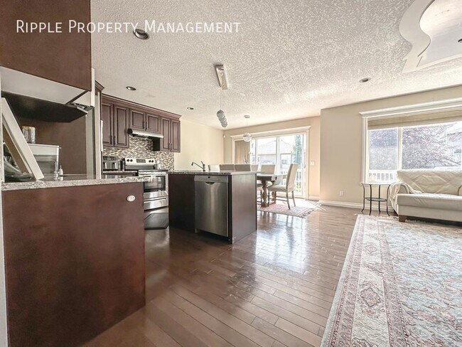 Building Photo - Modern 4 Beds, 3 Baths Single- Family | Av...