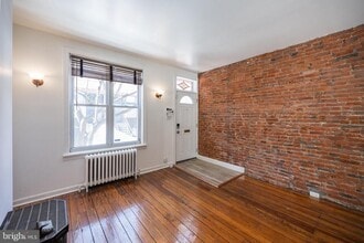 Building Photo - 835 N Newkirk St