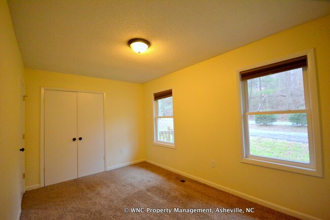 Building Photo - 394 Royal Pines Dr