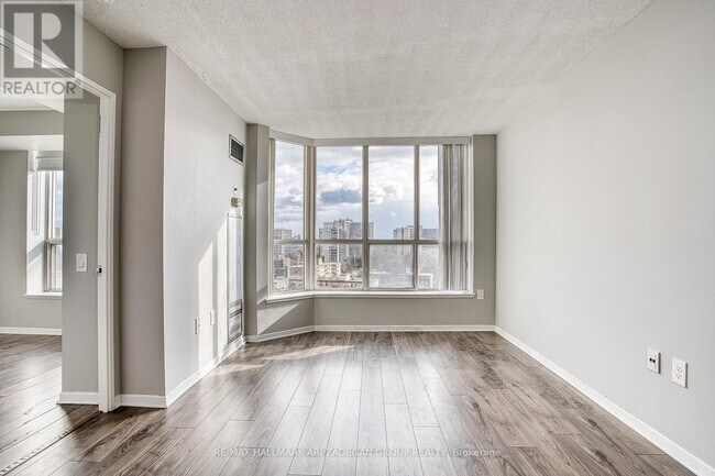 Building Photo - 21 Overlea Blvd