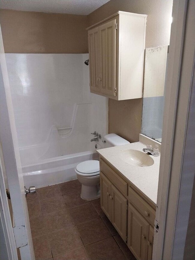 Foto del edificio - Welcome Home to Jefferson Square Apartments!