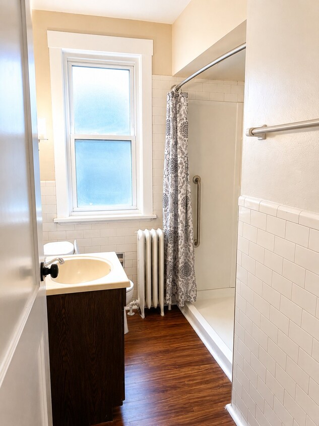 Building Photo - 1347 Grotto St
