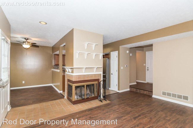 Building Photo - 2 br, 1.5 bath House - 9565 Maple Way