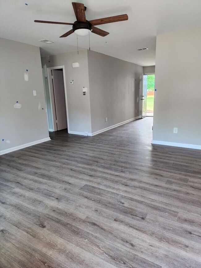 Building Photo - 6469 Rockford Drive, Fayetteville