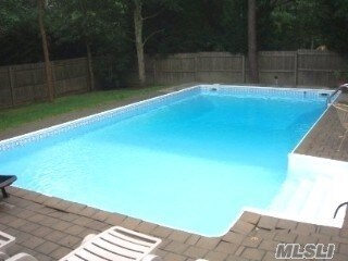 Foto principal - 44 Riverdale Dr