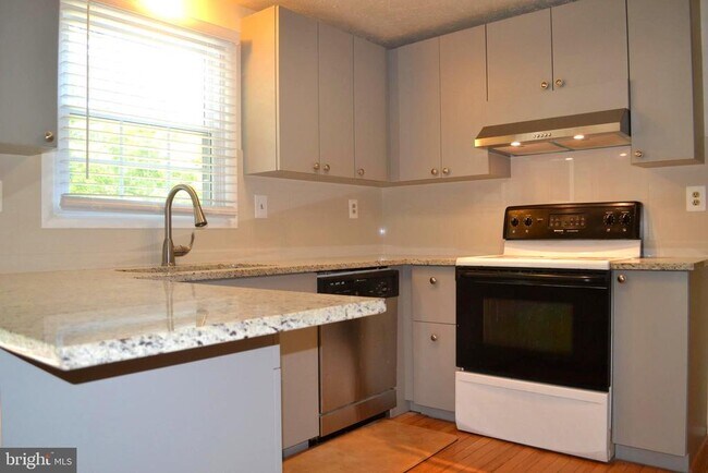 Foto del edificio - 16570 Sioux Ln