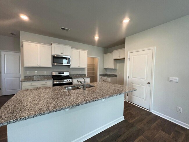 Building Photo - 309 Black Birch Dr