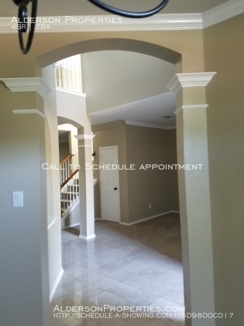 Building Photo - beautiful rental in Rogers Ranch