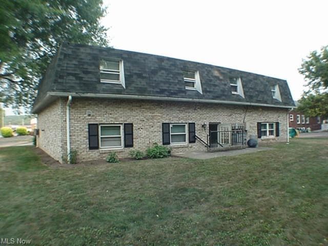 Building Photo - 220 N Kapitzky Dr