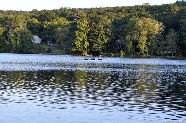 Building Photo - 191 Lakeside Dr