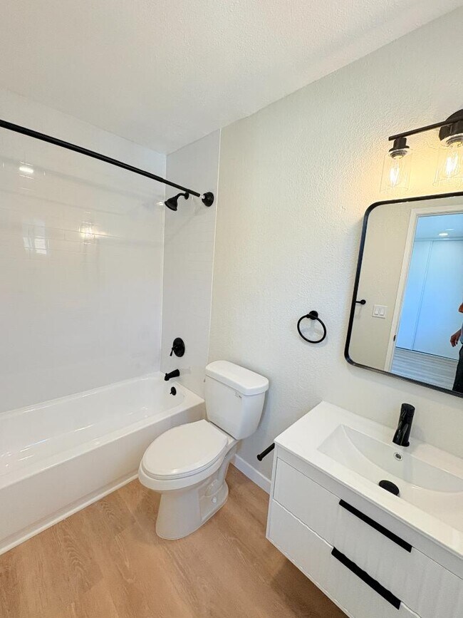 Foto del edificio - 328 S Weitzel St