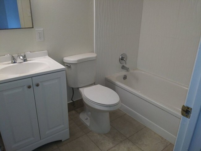 Building Photo - 3720 Churn Creek Road, Apt 7D