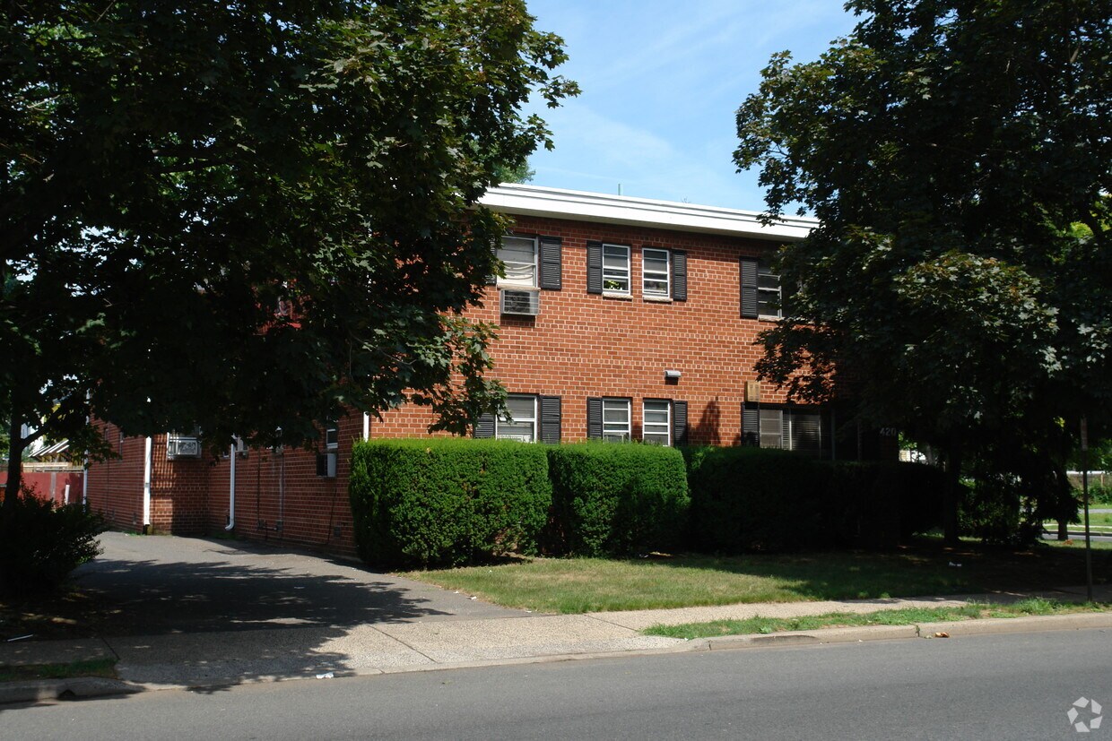 Foto principal - 420 W 7th St