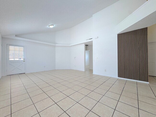 Foto del edificio - East El Paso 4bed/2bath All Tile Flooring!
