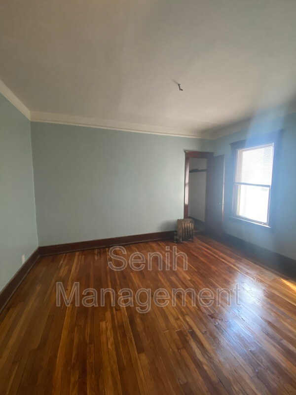 Foto del edificio - 1493 W Grand Blvd