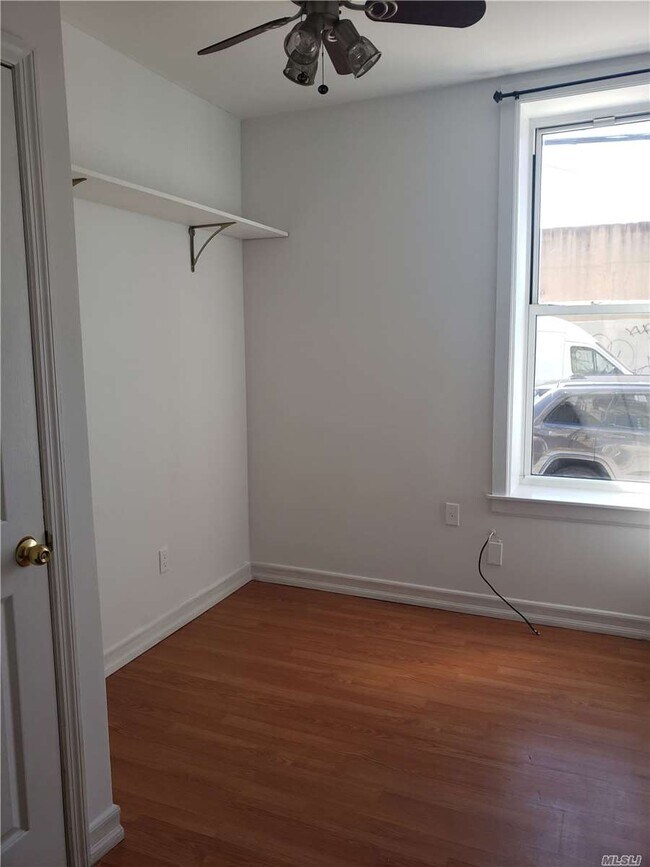 Building Photo - 77 Beadel St