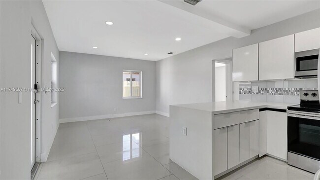 Foto del edificio - 1950 NE 179th St