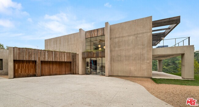 Building Photo - 11531 Orum Rd