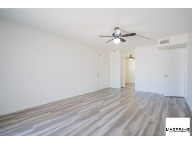 Foto del edificio - Gorgeous Remodeled 3/3 Phoenix Condo!