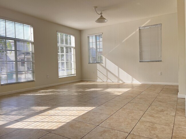 Foto del edificio - 27379 SW 143rd Ct