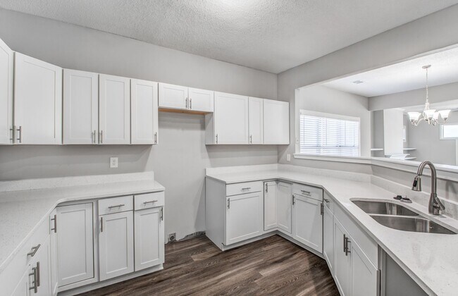 Building Photo - Beautiful Home For Rent!