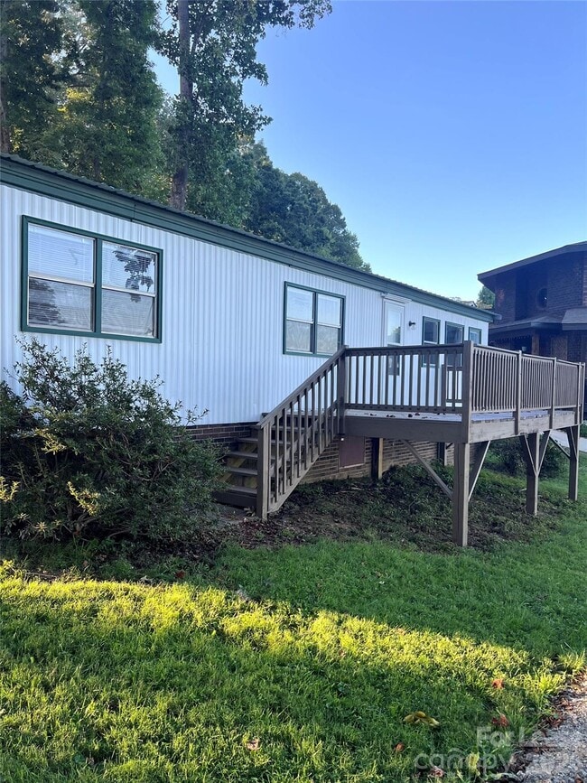 Building Photo - 6950 Ingleside Dr