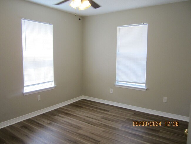 Building Photo - 3BR/1BA Single Family Home in Gautier.  Re...