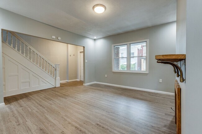 Building Photo - Available August - Beautiful 2 Bedroom Hom...