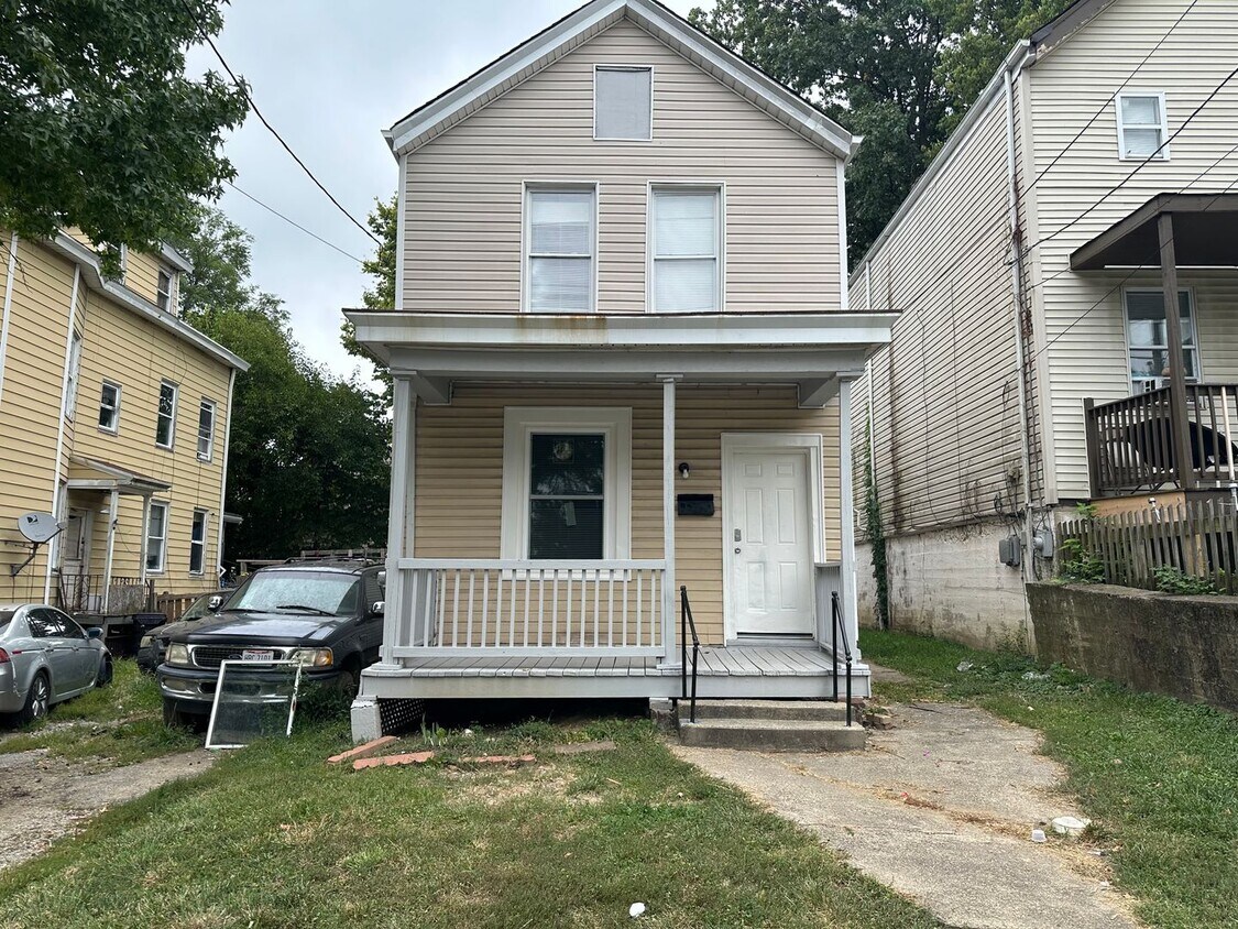 Photo - 1634 Dewey Ave | 2 Beds, 2 Bath