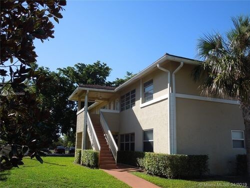 Foto principal - 10106 Twin Lakes Dr