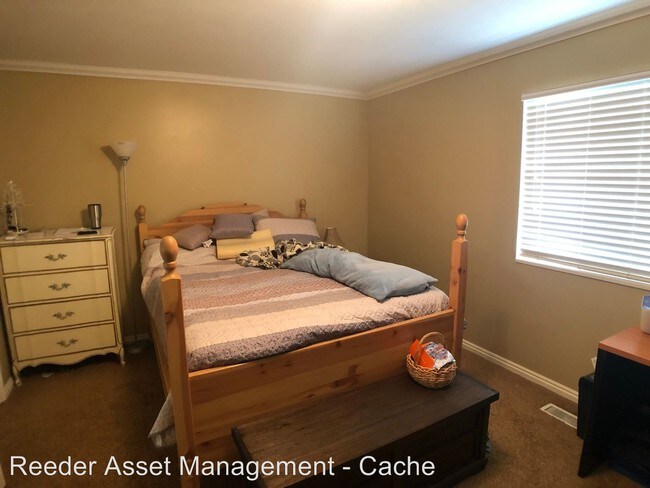 Foto del edificio - 2 br, 1.5 bath House - 235 West 1458 South