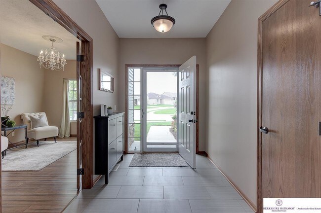 Building Photo - 5 bedroom in Omaha NE 68136