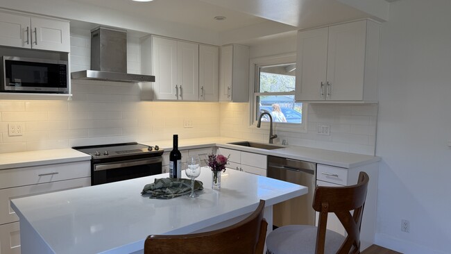Foto del edificio - 6211 Covington Way