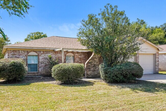 Foto del edificio - 2515 Village Cir Dr